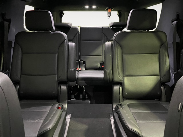 Vehicle image 13 of 19