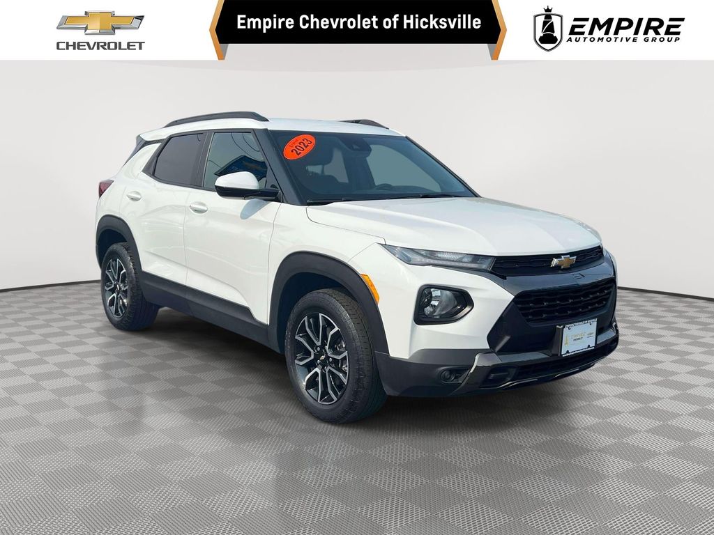 2023 Chevrolet Trailblazer ACTIV Image 2 of 36