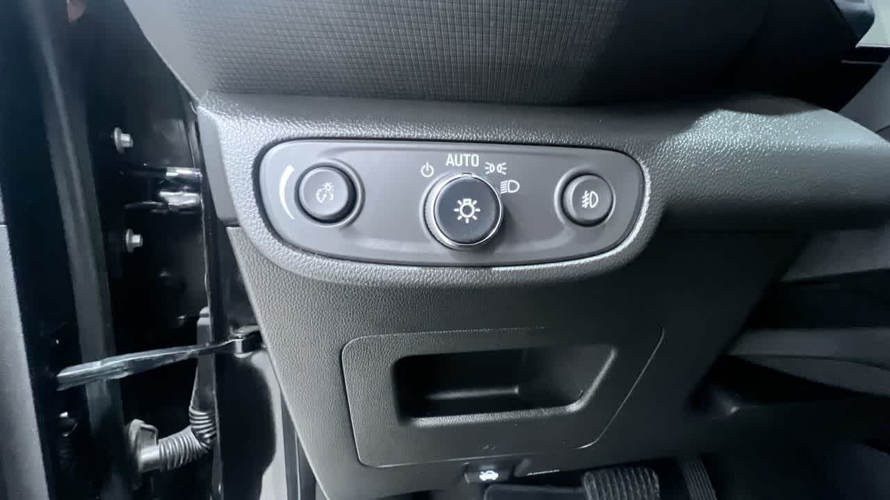 Vehicle image 16 of 43