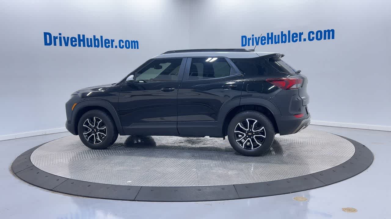 Vehicle image 9 of 43
