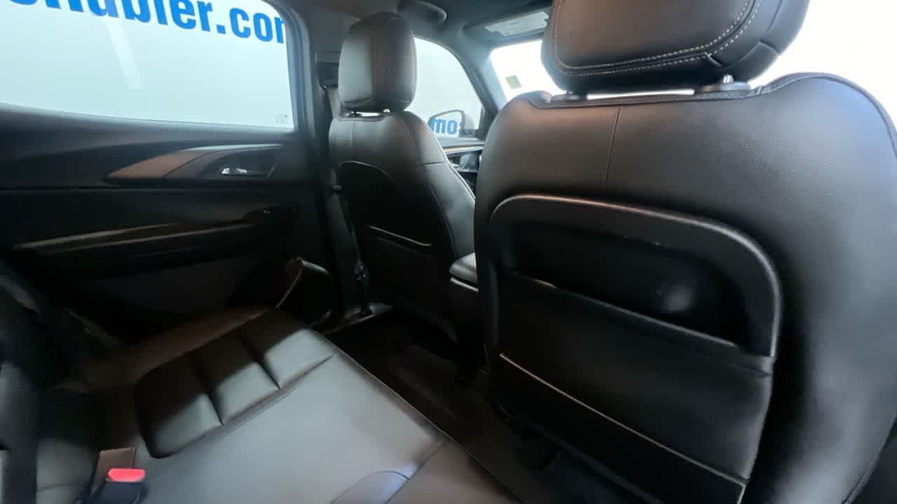 Vehicle image 40 of 43