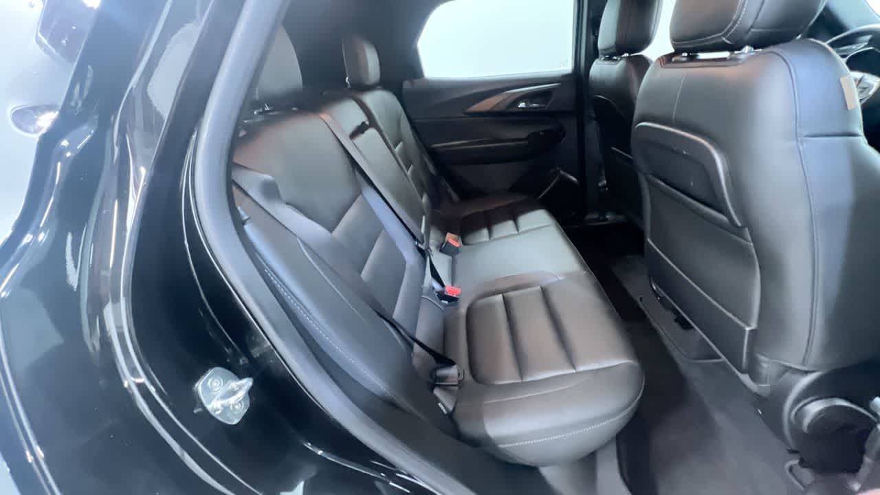 Vehicle image 37 of 43