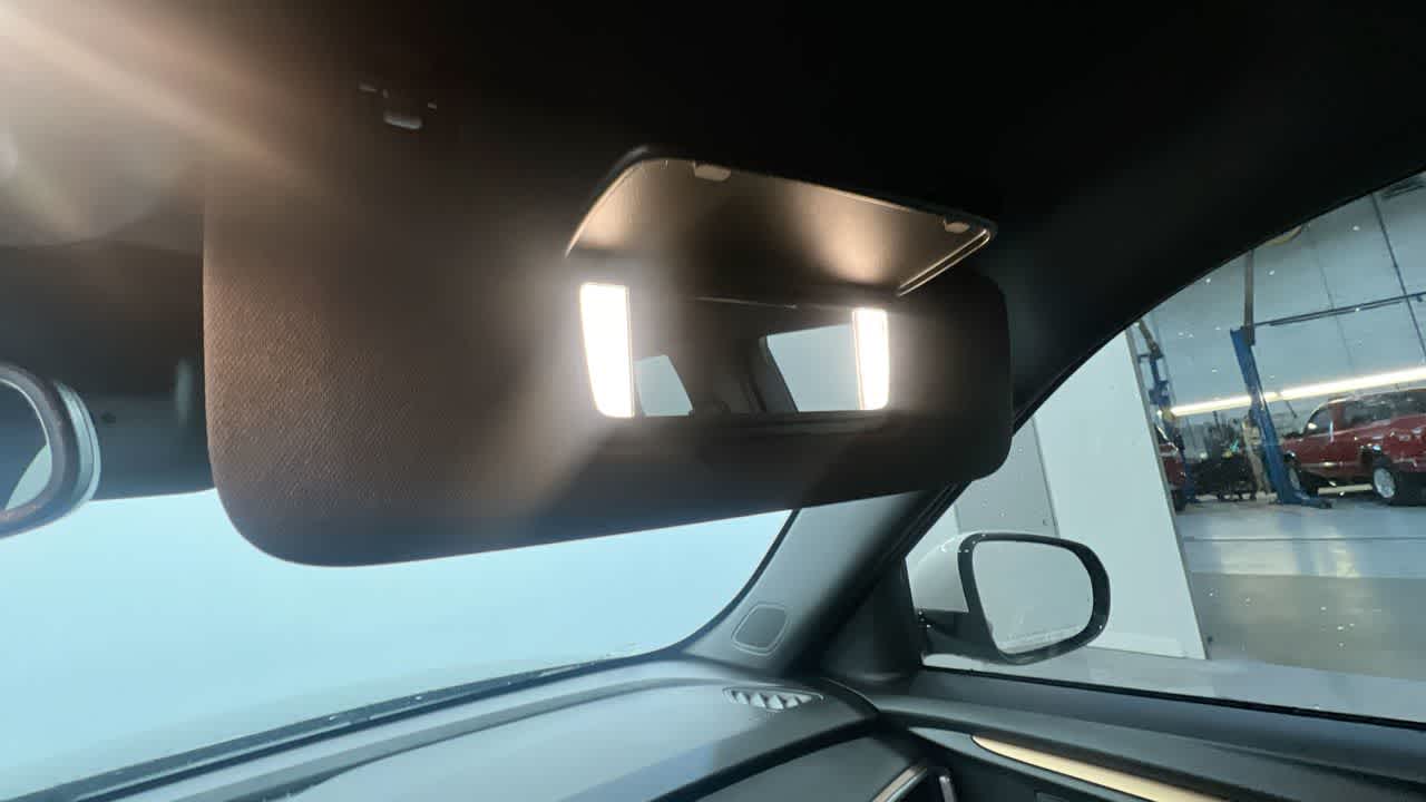 Vehicle image 34 of 43