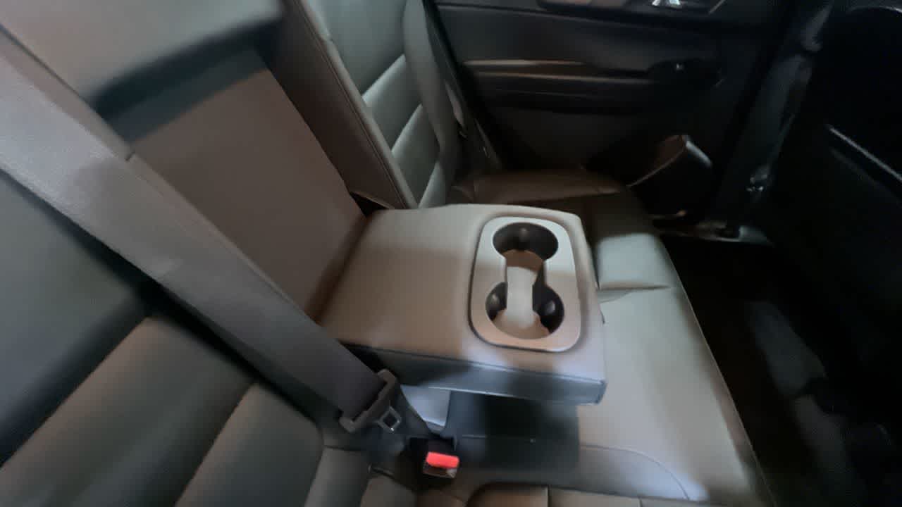 Vehicle image 38 of 43