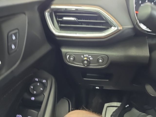 Vehicle image 20 of 22