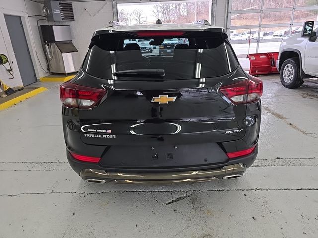 Vehicle image 8 of 22