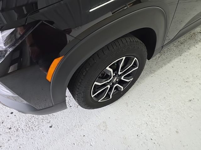 Vehicle image 9 of 22