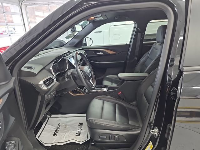 Vehicle image 13 of 22