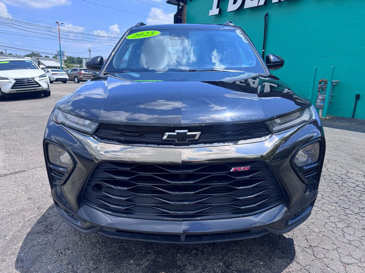 2023 Chevrolet Trailblazer RS Image 2 of 33
