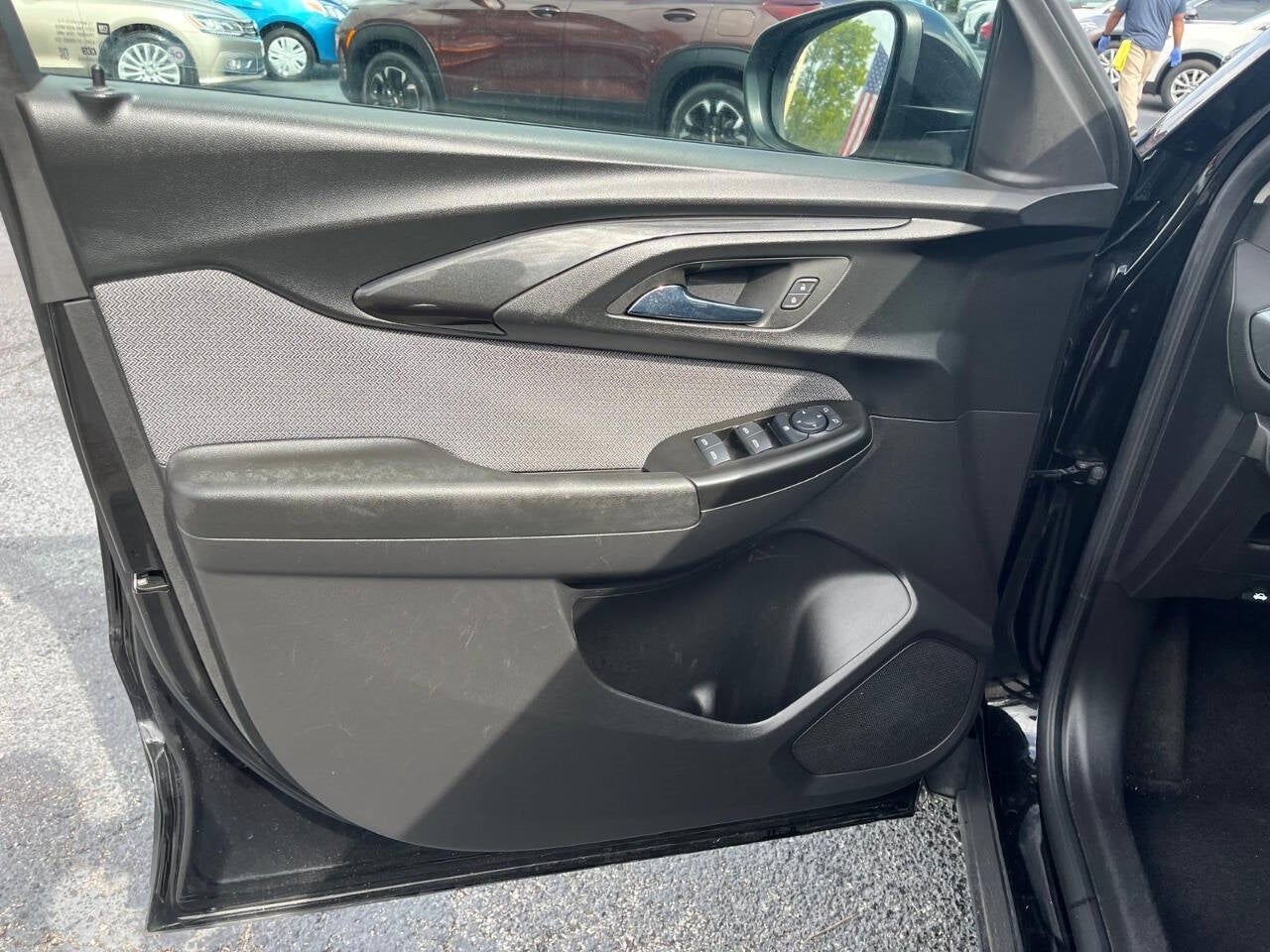 Vehicle image 22 of 45