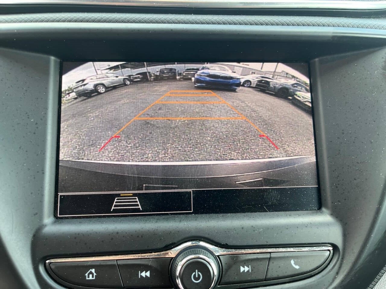 Vehicle image 32 of 45
