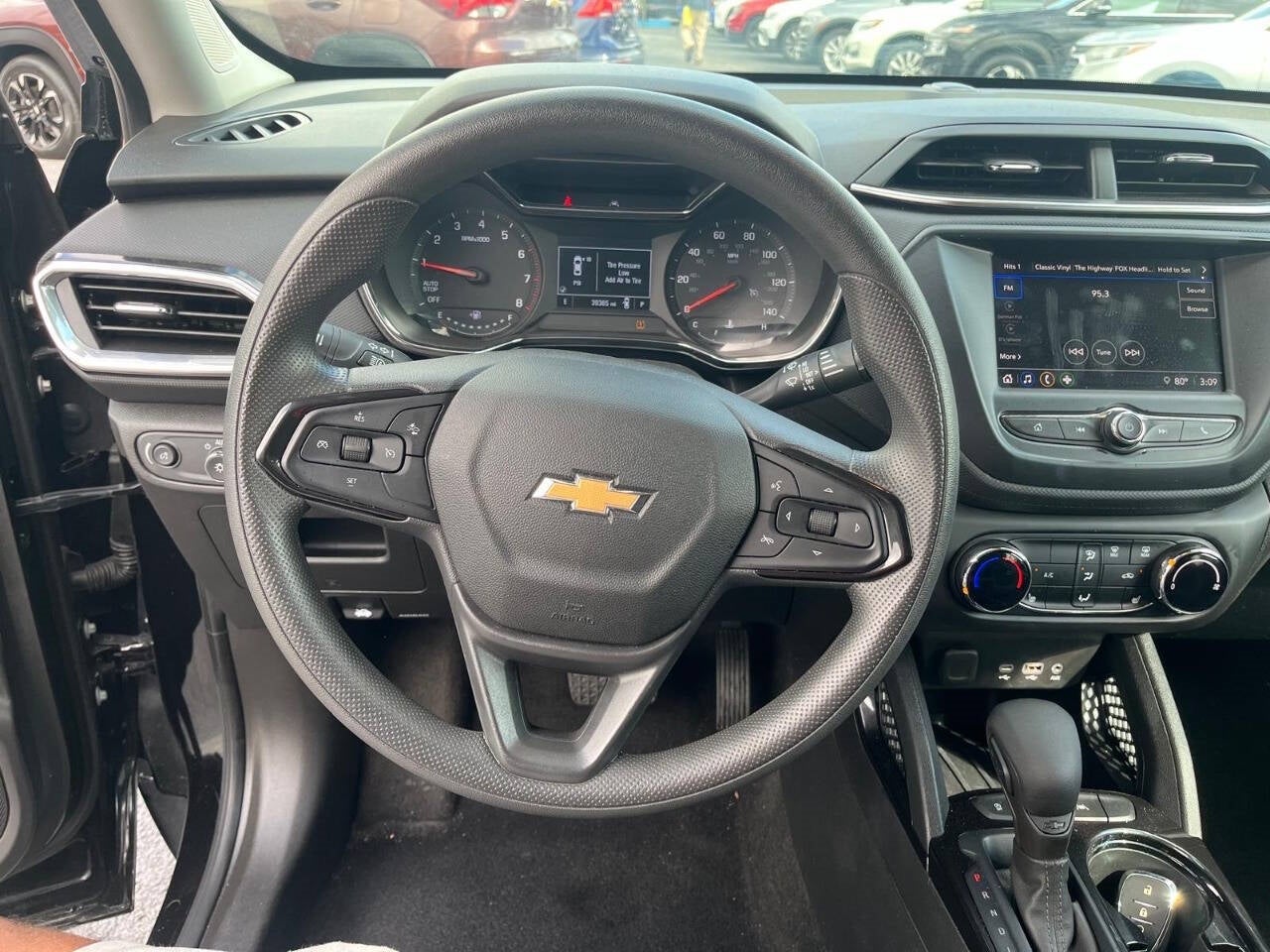 Vehicle image 25 of 45