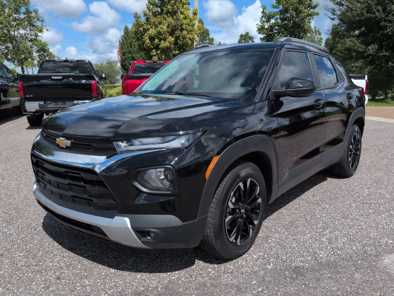 2023 Chevrolet Trailblazer LT Image 2 of 27