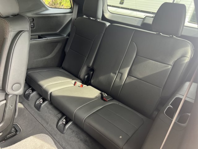 Vehicle image 31 of 36