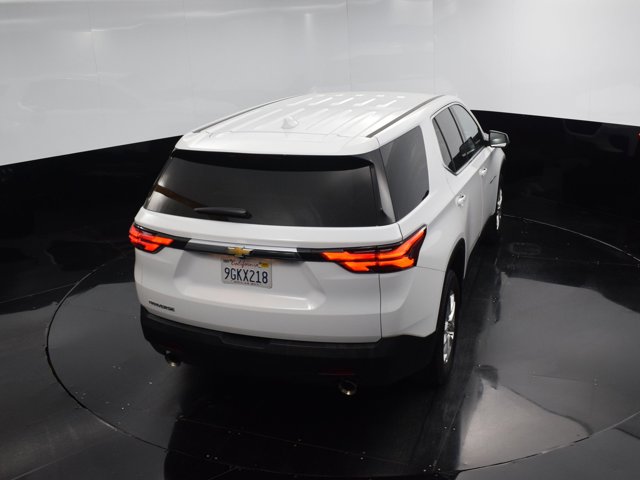 Vehicle image 17 of 42