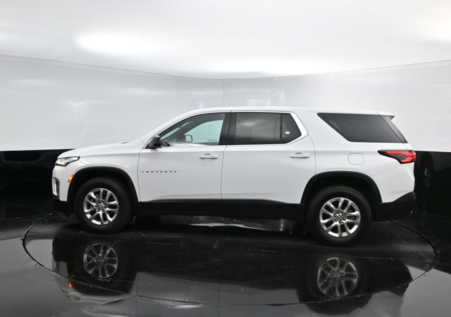 Vehicle image 32 of 42