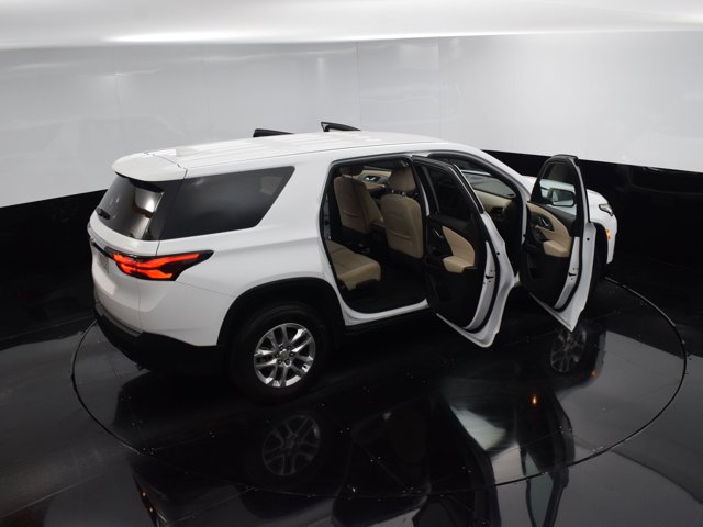 Vehicle image 23 of 42