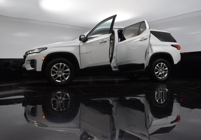 Vehicle image 3 of 42
