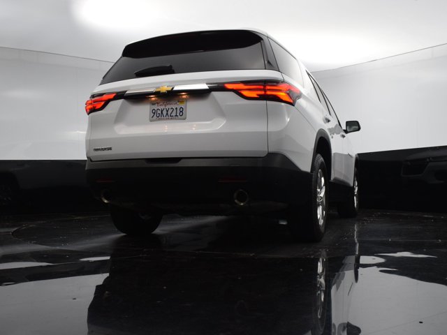 Vehicle image 27 of 42