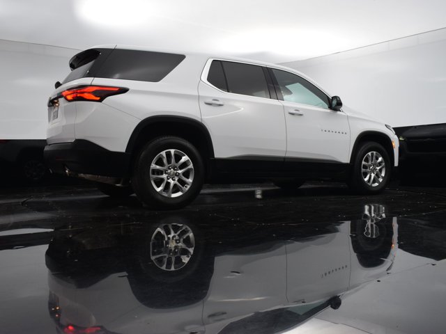 Vehicle image 16 of 42