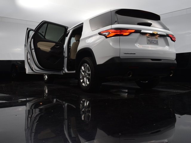Vehicle image 24 of 42