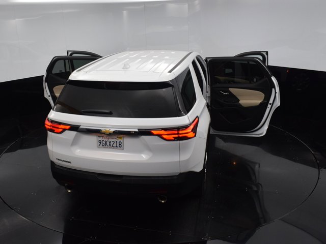 Vehicle image 21 of 42