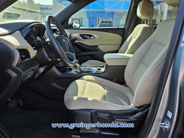 Vehicle image 11 of 23