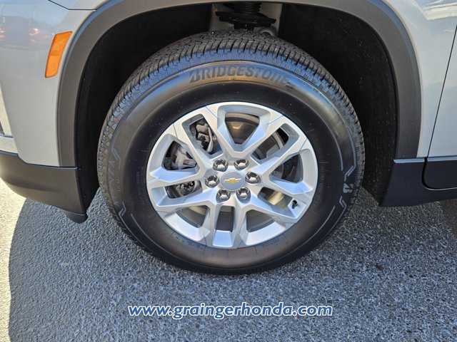 Vehicle image 8 of 23