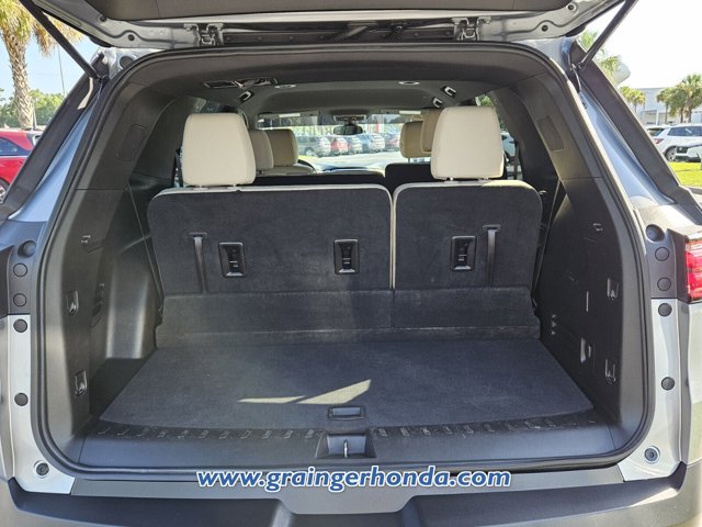 Vehicle image 9 of 23