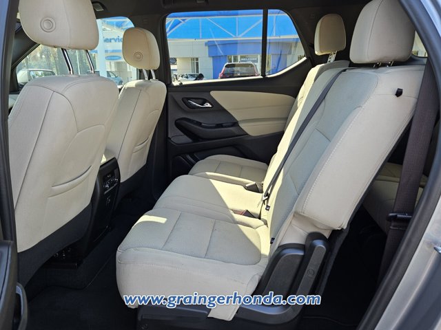 Vehicle image 10 of 23