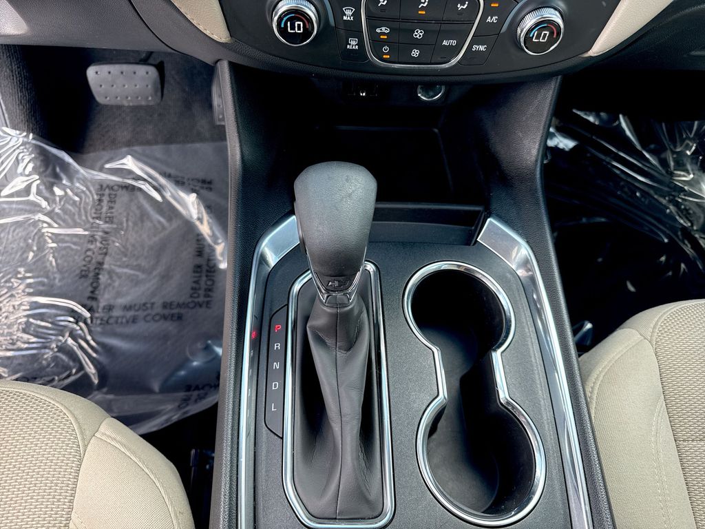 Vehicle image 23 of 27