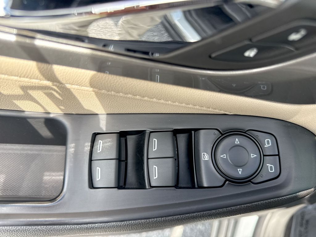 Vehicle image 27 of 27