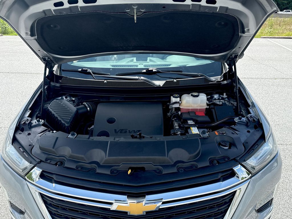 Vehicle image 10 of 27