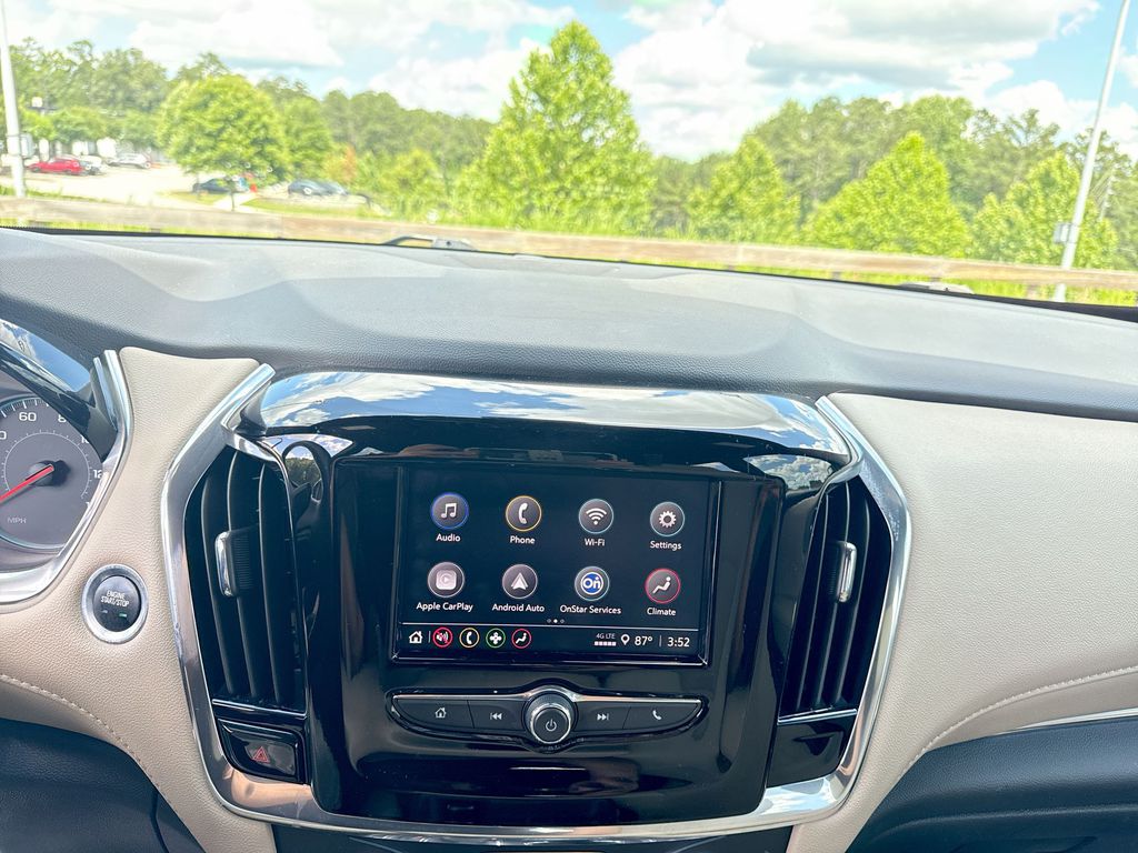 Vehicle image 25 of 27