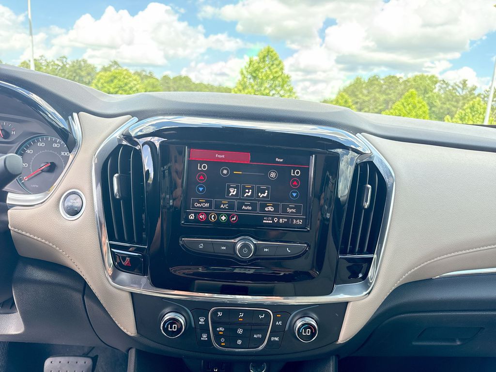 Vehicle image 22 of 27