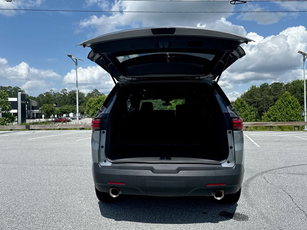 Vehicle image 13 of 27