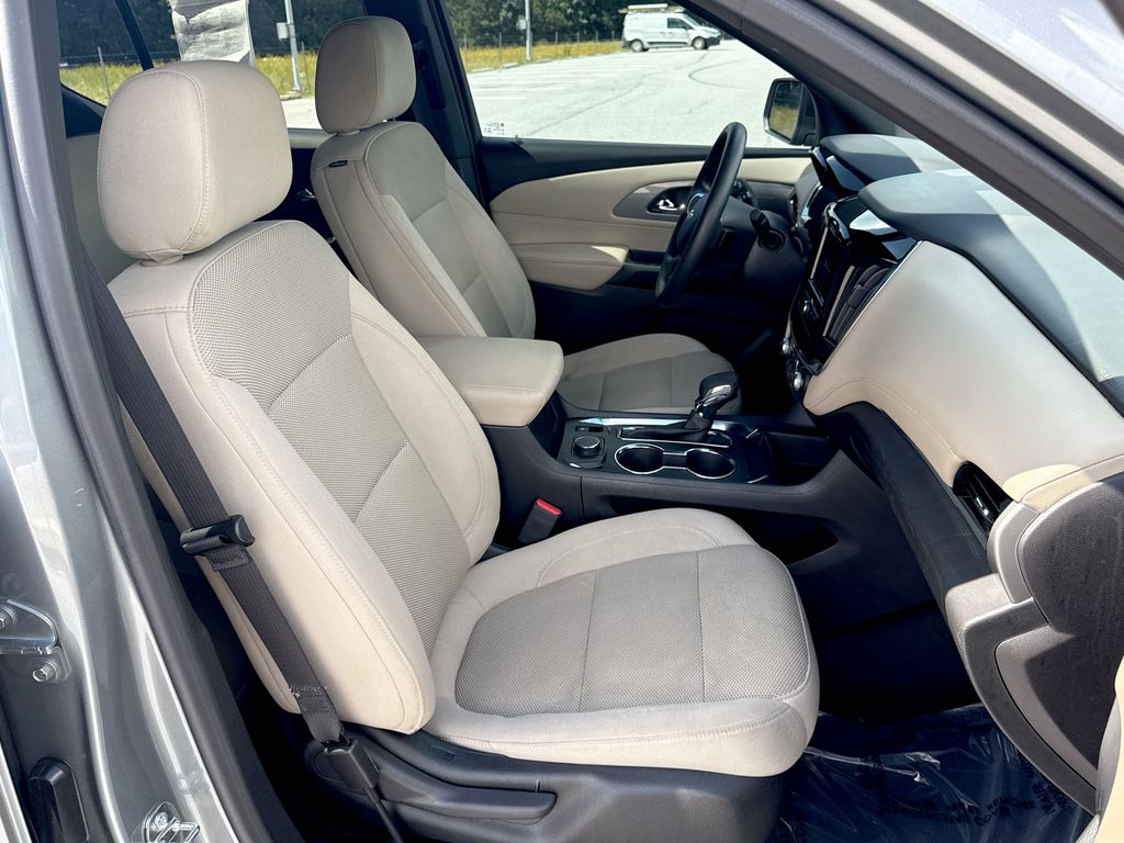 Vehicle image 15 of 27