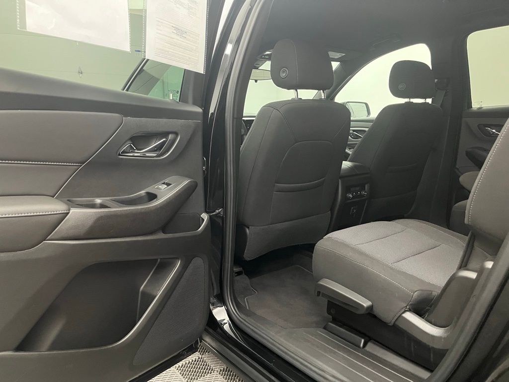 2023 Chevrolet Traverse LT Cloth Image 11 of 35