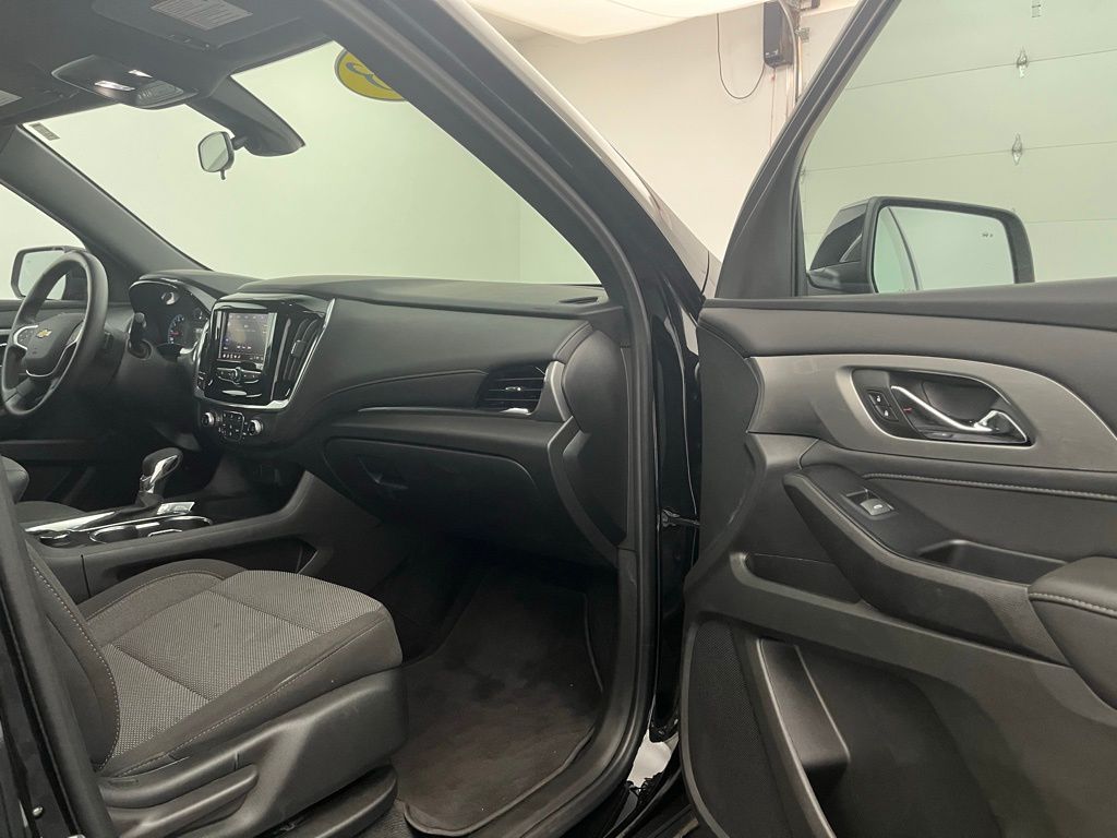 2023 Chevrolet Traverse LT Cloth Image 22 of 35