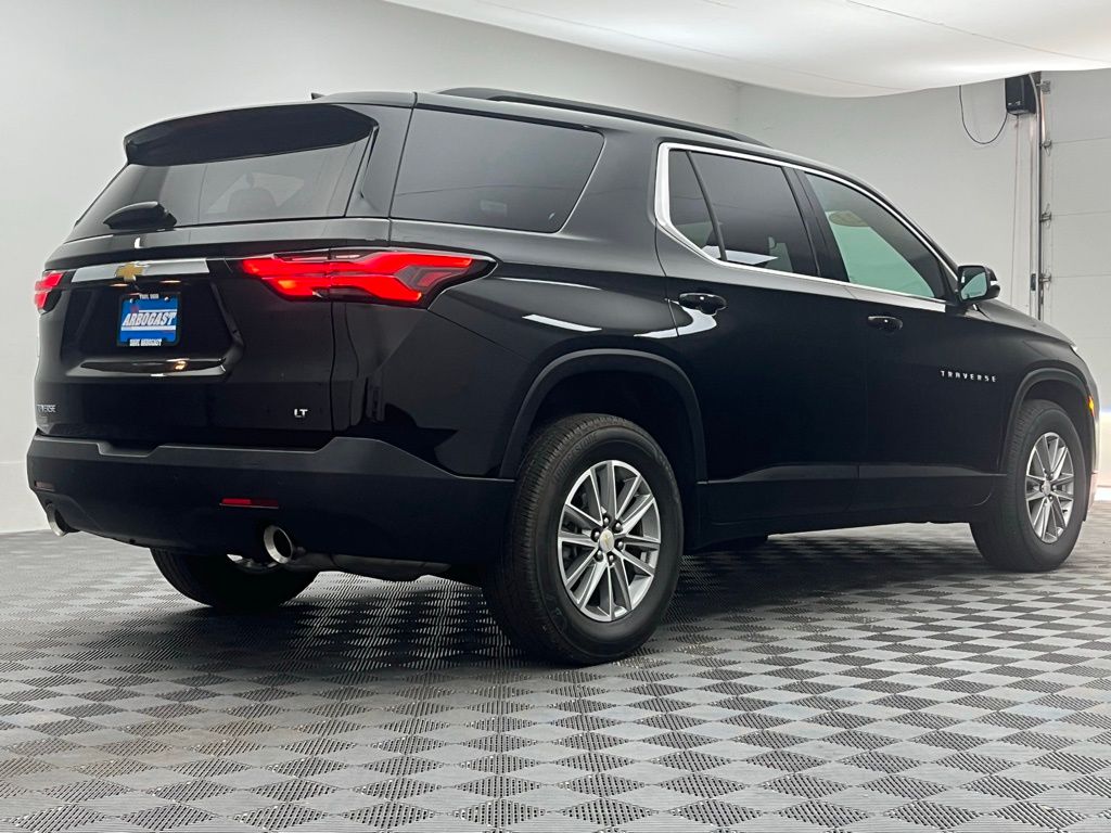 2023 Chevrolet Traverse LT Cloth Image 5 of 35