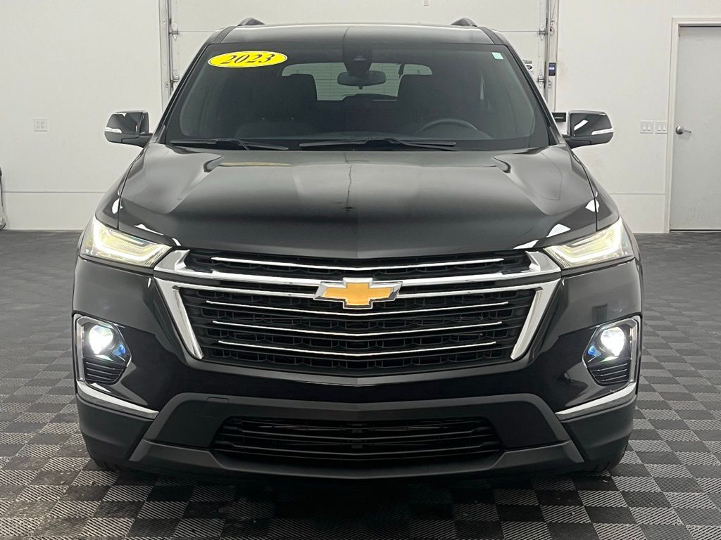 2023 Chevrolet Traverse LT Cloth Image 3 of 35
