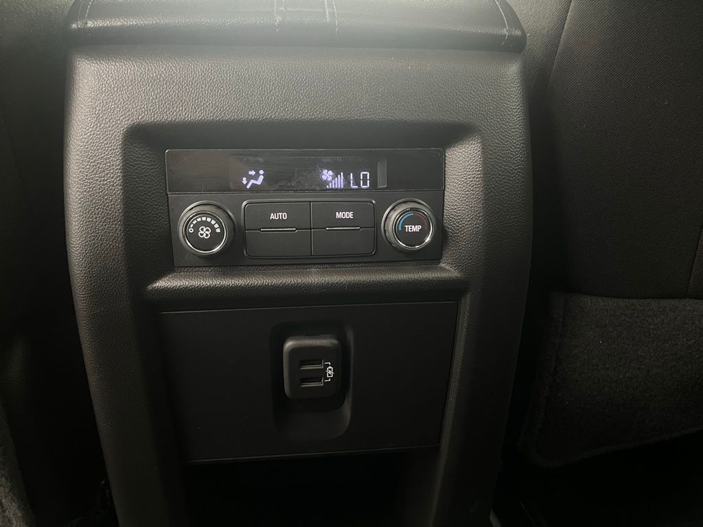 2023 Chevrolet Traverse LT Cloth Image 34 of 35