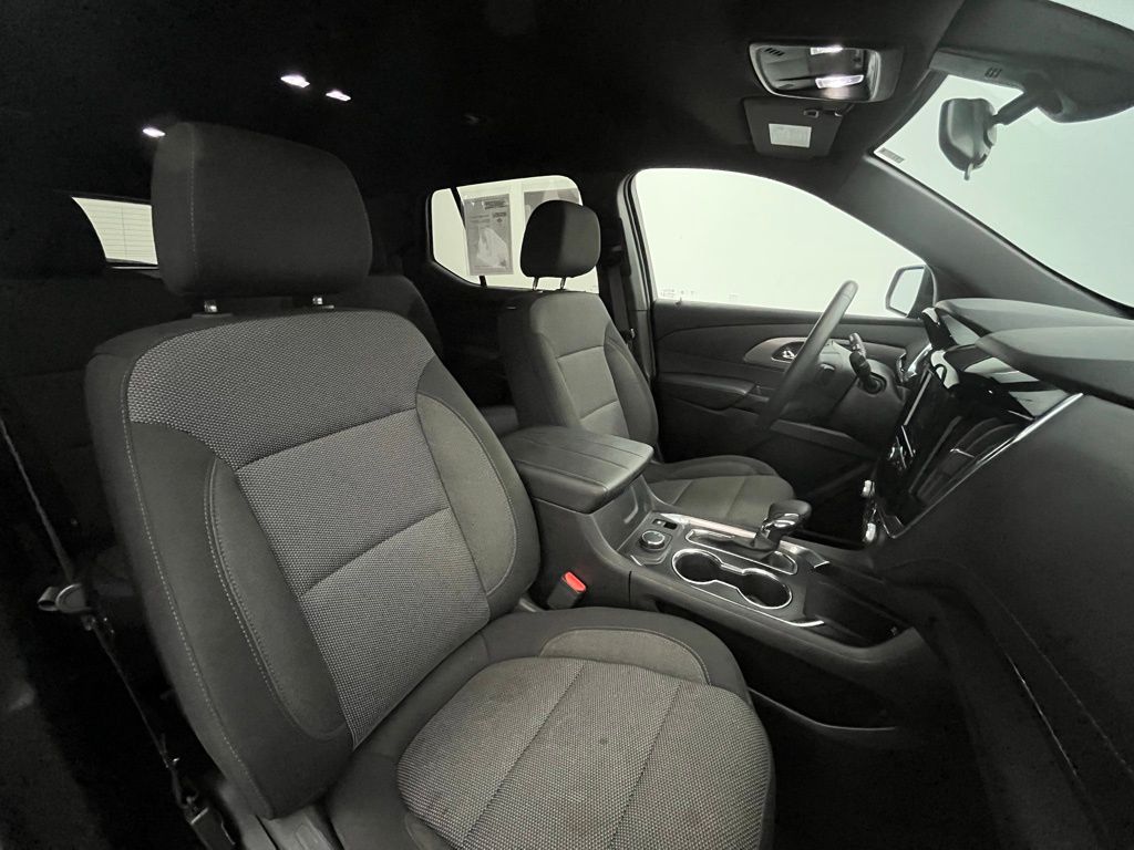 2023 Chevrolet Traverse LT Cloth Image 12 of 35