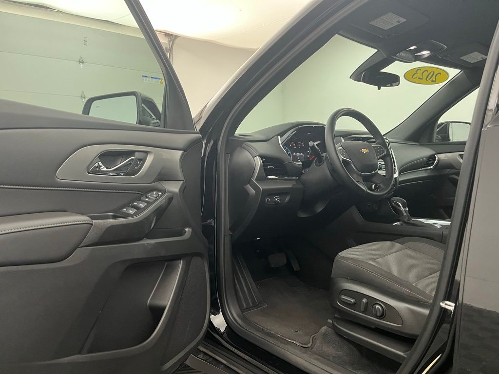 2023 Chevrolet Traverse LT Cloth Image 21 of 35