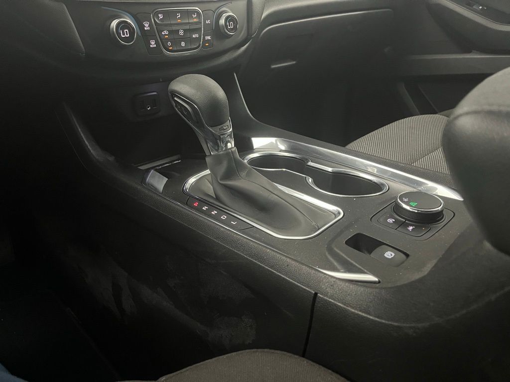 2023 Chevrolet Traverse LT Cloth Image 27 of 35