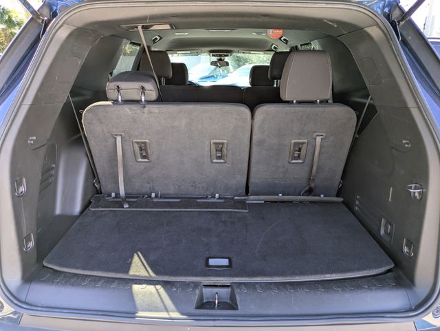 2023 Chevrolet Traverse LT Cloth Image 8 of 32