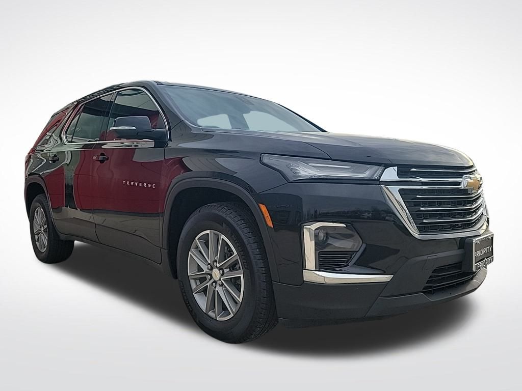 2023 Chevrolet Traverse LT Cloth Image 1 of 33