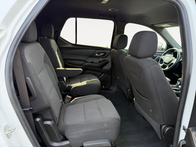 Vehicle image 18 of 21