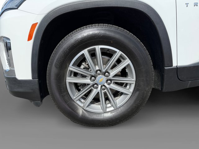 Vehicle image 9 of 21