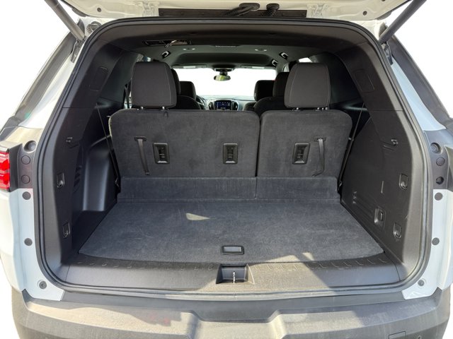 Vehicle image 17 of 21